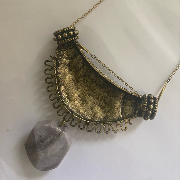 Ornate Necklace with Hanging Quartz - Picture 10 of 13